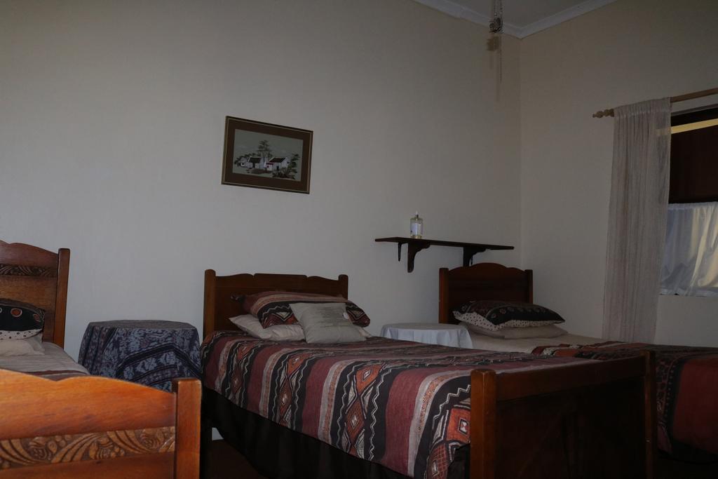 Grysbok Self Catering Accommodation Oudtshoorn Bagian luar foto