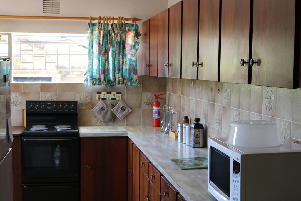 Grysbok Self Catering Accommodation Oudtshoorn Bagian luar foto